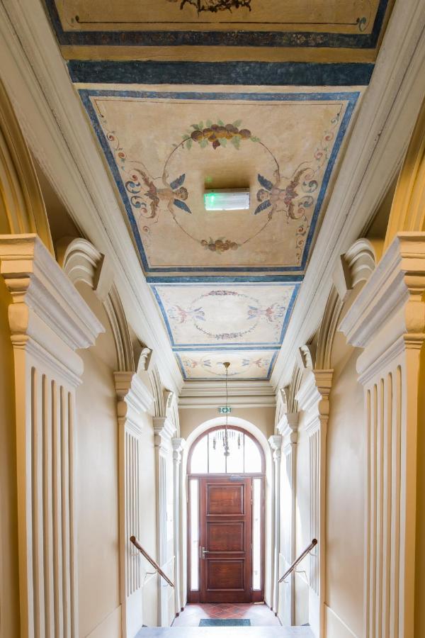 Attractive Apartment Oldtown Near Thetrain Station Krakow Bagian luar foto