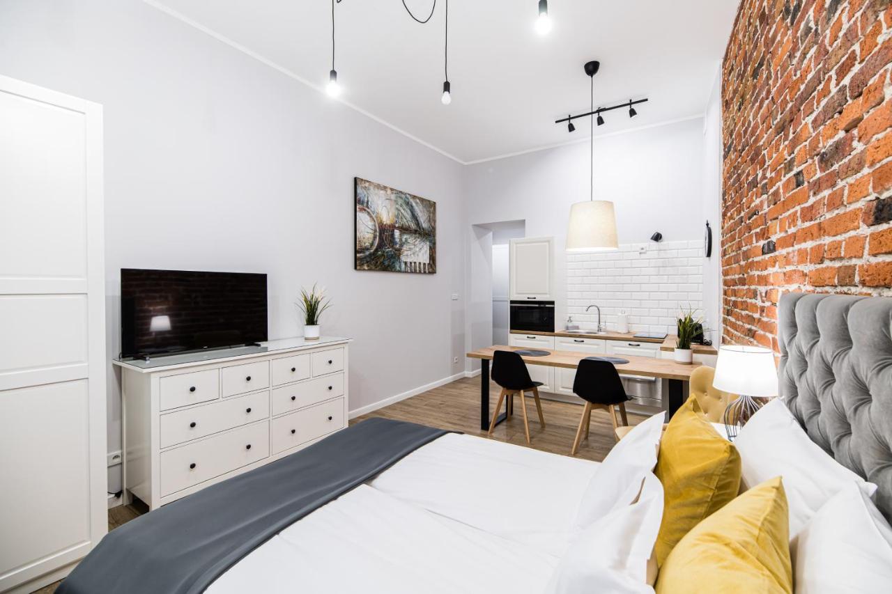 Attractive Apartment Oldtown Near Thetrain Station Krakow Bagian luar foto