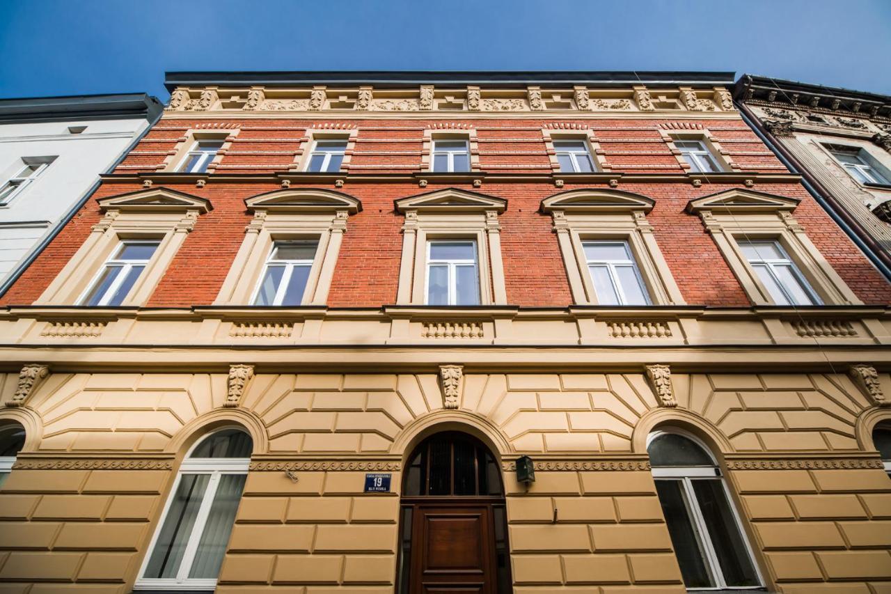 Attractive Apartment Oldtown Near Thetrain Station Krakow Bagian luar foto