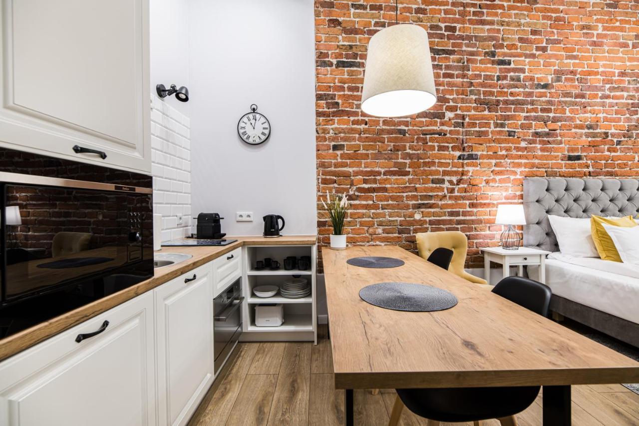 Attractive Apartment Oldtown Near Thetrain Station Krakow Bagian luar foto