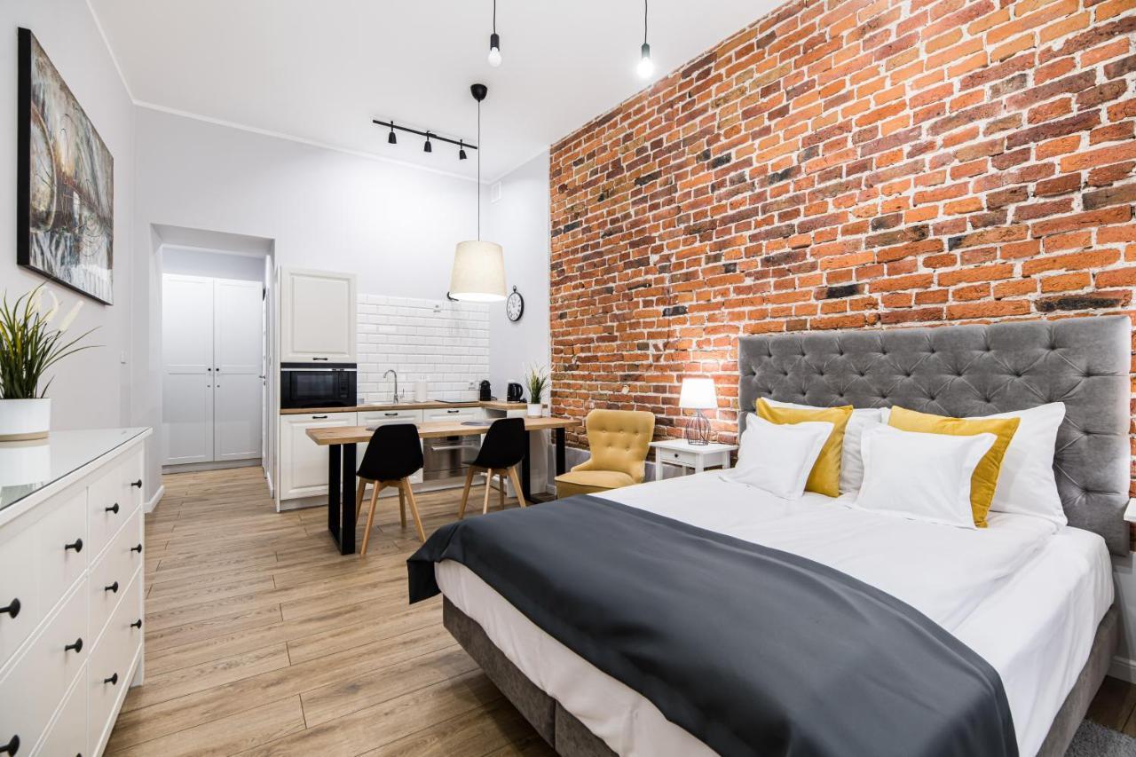 Attractive Apartment Oldtown Near Thetrain Station Krakow Bagian luar foto